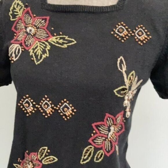 ALFRED Dunner Brown Embroider Floral Knit Short Sleeve Sweater - Picture 3 of 10